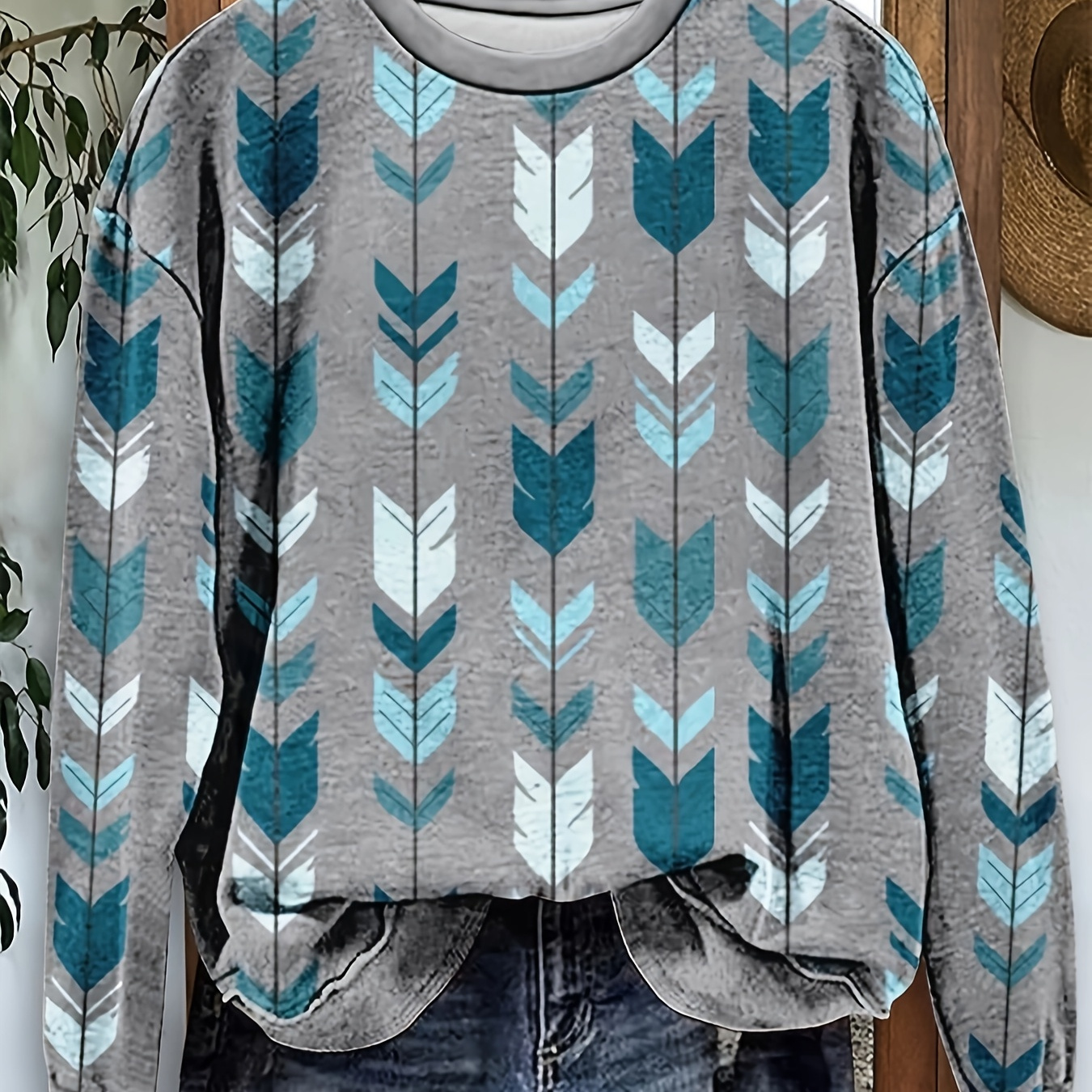 

1pc Women's Casual Crew Neck Sweatshirt, Polyester Knit Fabric With Aztec-inspired Geometric Print, Applique Detail, Fall/