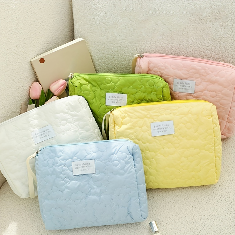 Colorful Quilted Cosmetic Bag, Portable Toiletry Wash Pouch, Zipper Clutch  Makeup Bag With Heart Pattern - Temu