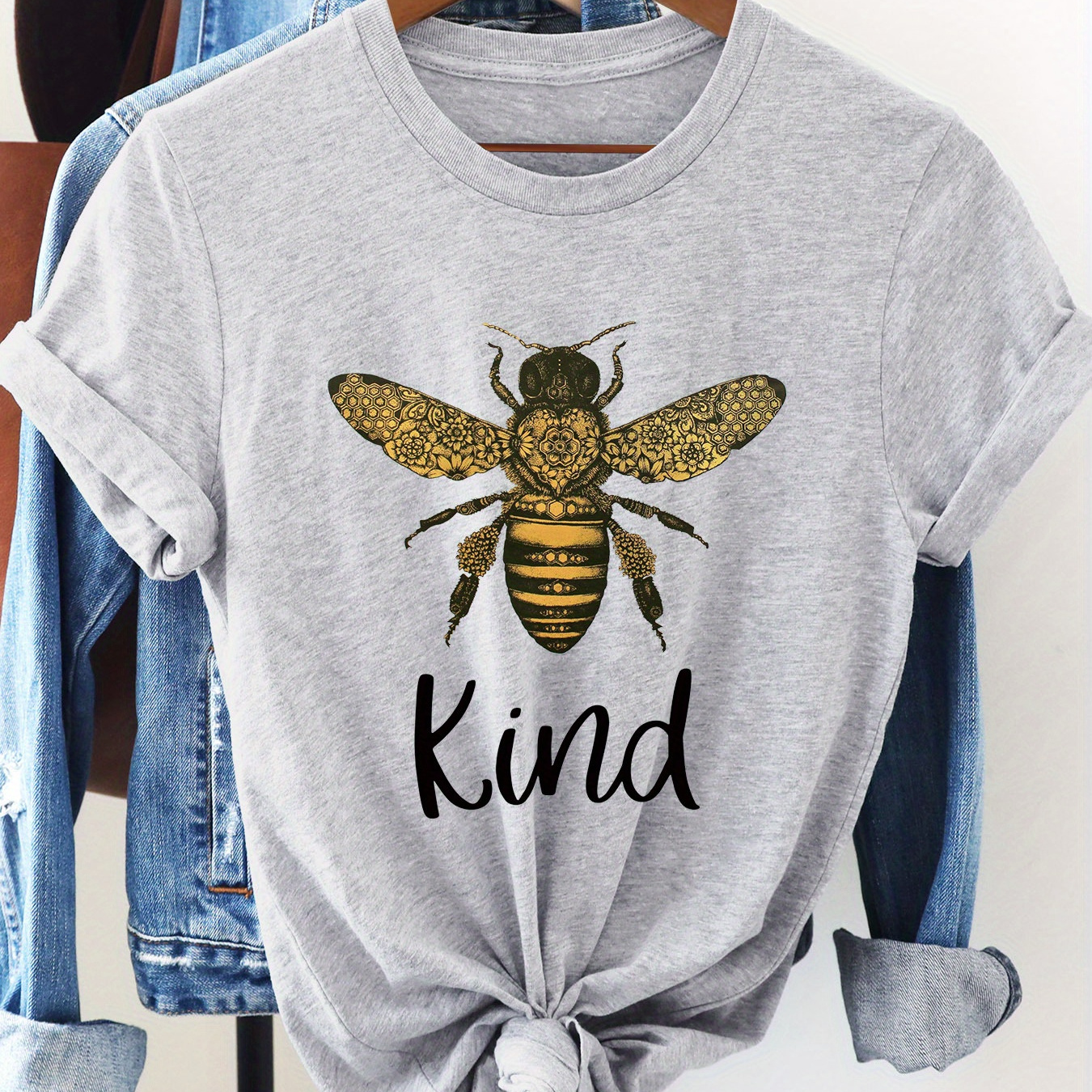 

Bee Print T-shirt, Short Sleeve Crew Neck Casual Top For Summer & Spring, Women's Clothing