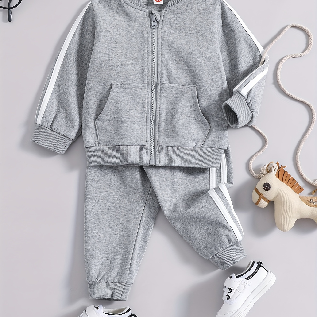 

Stylish And Comfy Joggers Set For Little Boys - Zip Up Long Sleeve Top & Pants For Casual Outerwear