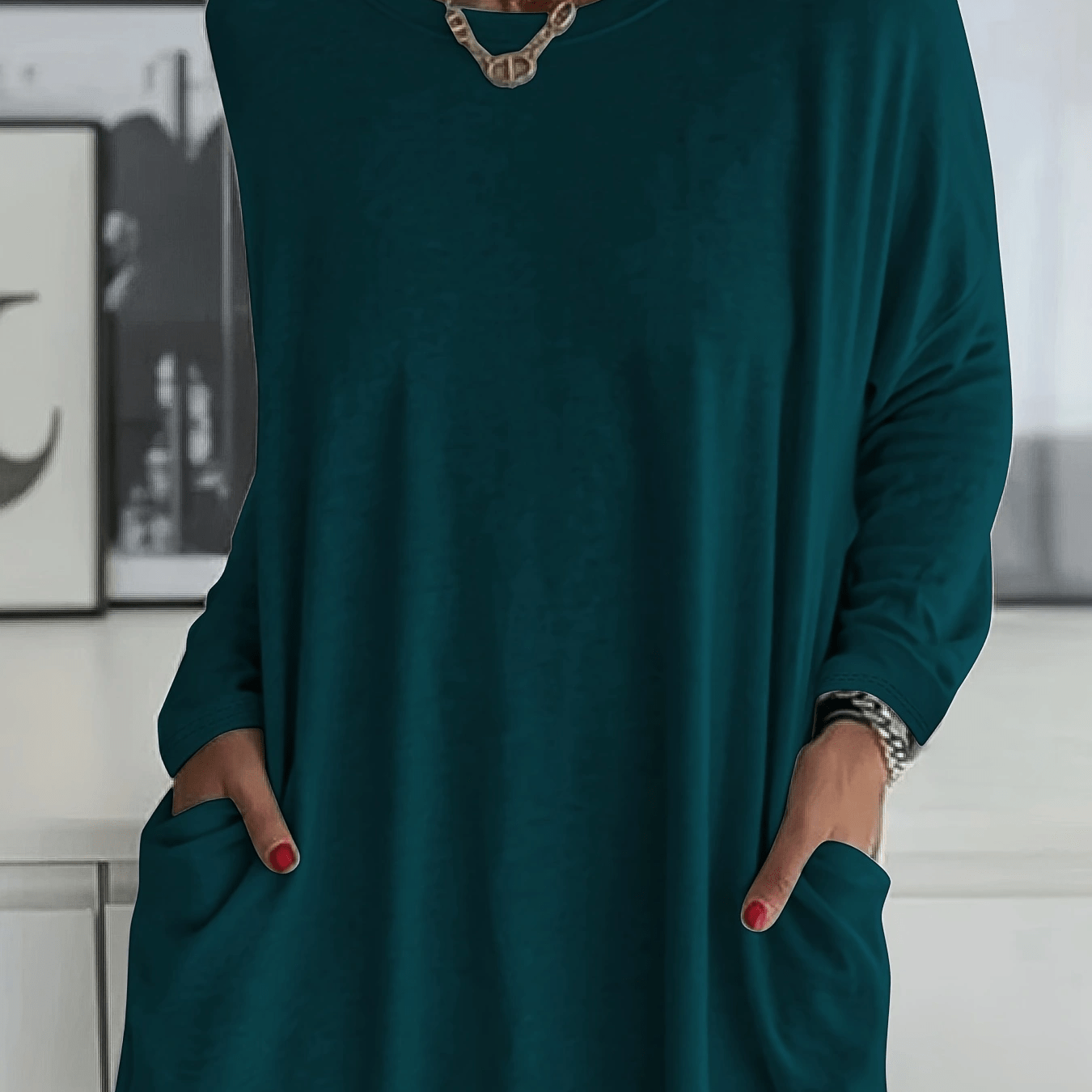 

Plus Size Solid Color Pocket T-shirt, Casual Long Sleeve Crew Neck Top For Spring & Fall, Women's Plus Size Clothing