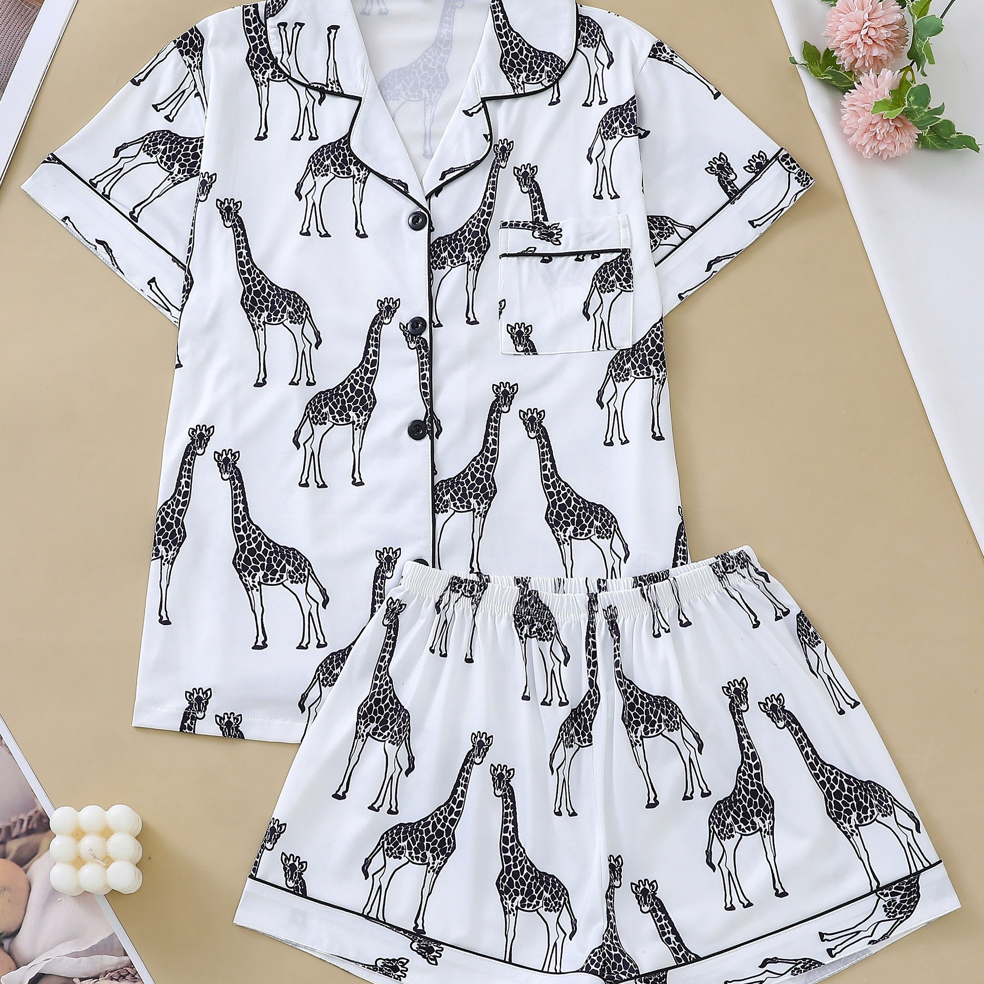 

Casual Giraffe Print Pajama Set, Short Sleeve Button Up Lapel Collar Top & Elastic Shorts, Women's Sleepwear & Loungewear