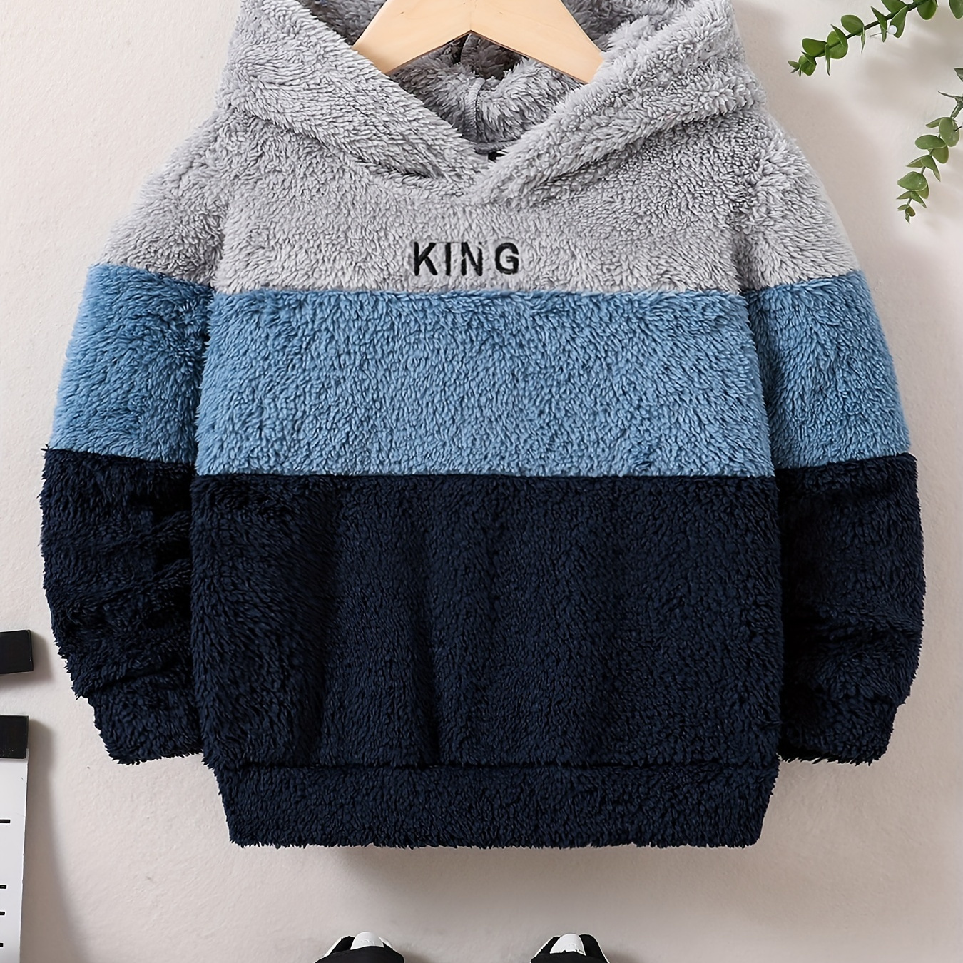 

King Print Kid's Fuzzy Hoodie, Color Clash Pullover, Warm Hooded Jacket, Boy's Clothes For Fall Winter Outdoor