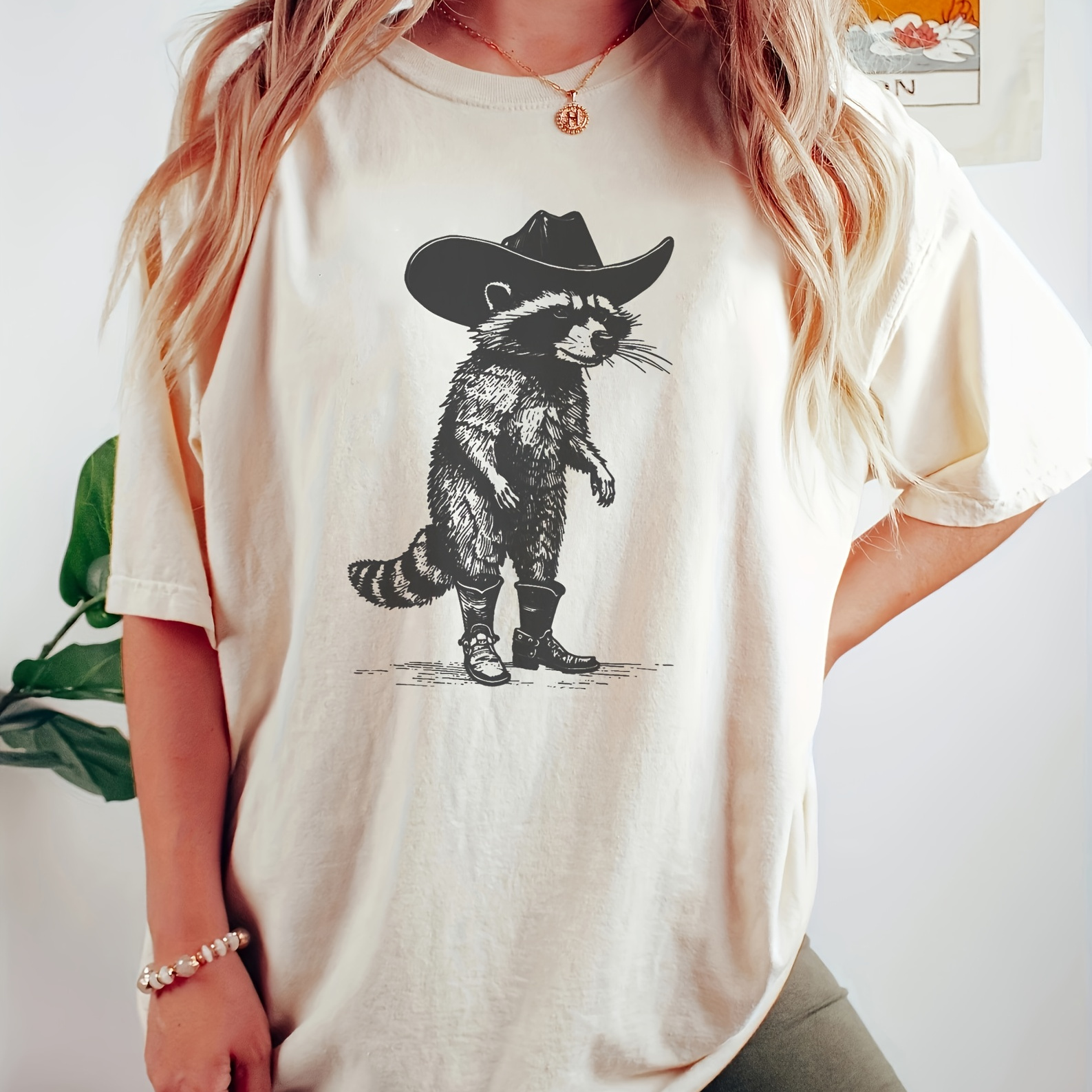 

Racoon Print Crew Neck T-shirt, Short Sleeve Casual Top For Summer & Spring, Women's Clothing