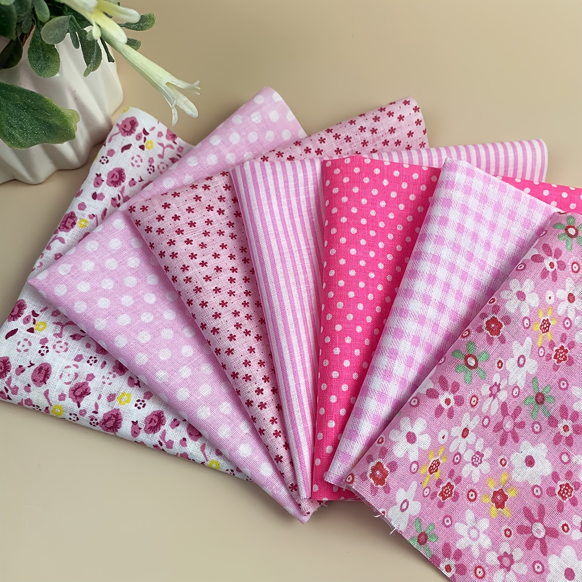 7pcs 9.8"x 9.8" Pink Cotton Fabric Print Sewing Fabric Needles Thread DIY Handmade Craft Accessories