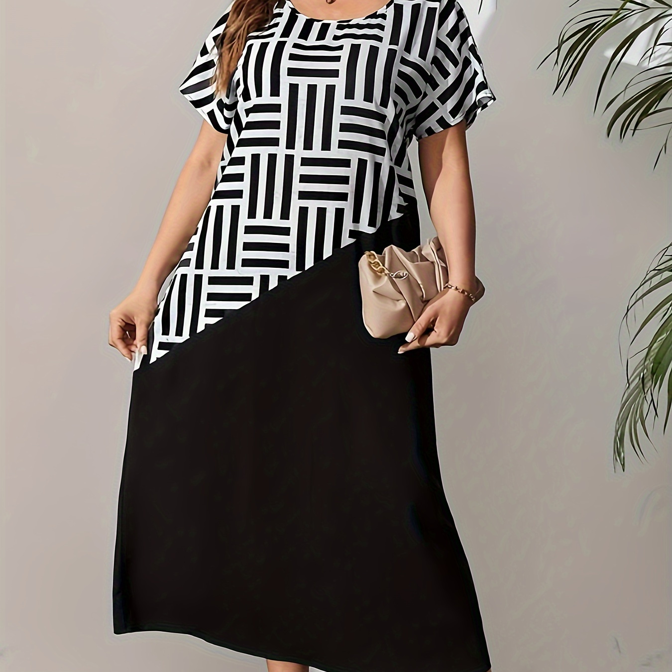 

Plus Size Stripes Print Dress, Casual Crew Neck Short Sleeve Loose Dress For Spring & Summer, Women's Plus Size Clothing