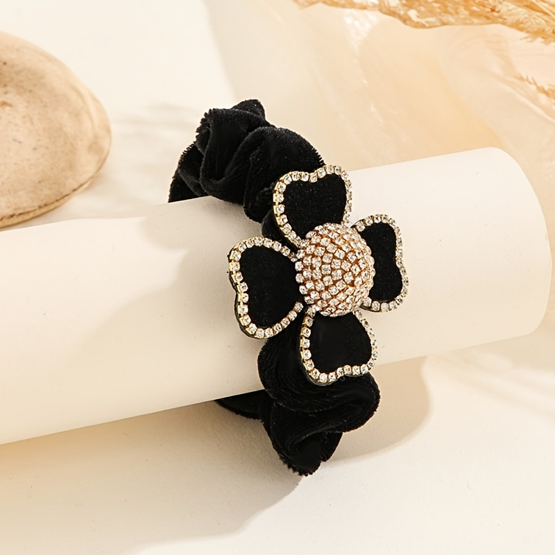 

1pc Rhinestone Flower Velvet Scrunchie Fashion Elegant Solid Color Simple Hair Tie Party Prom Hair Accessories