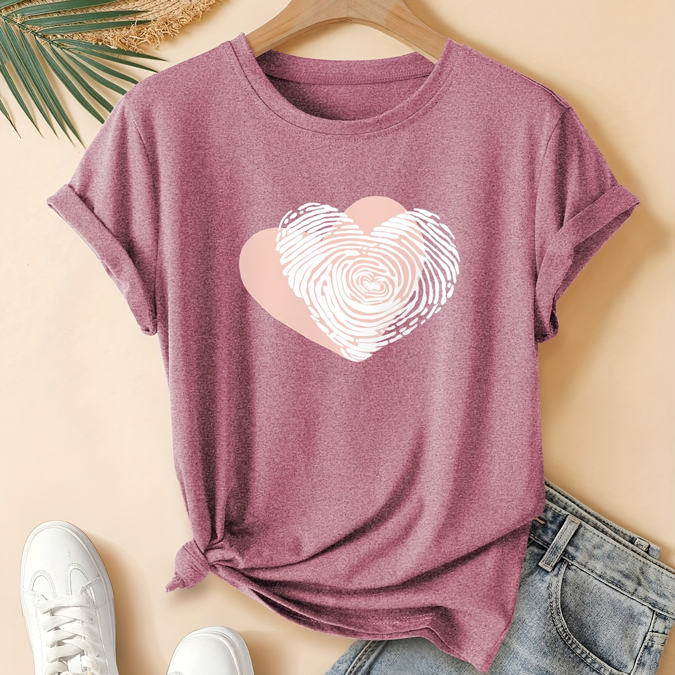 

Heart Print Casual T-shirt, Crew Neck Short Sleeves Sports Tee, Women's Activewear