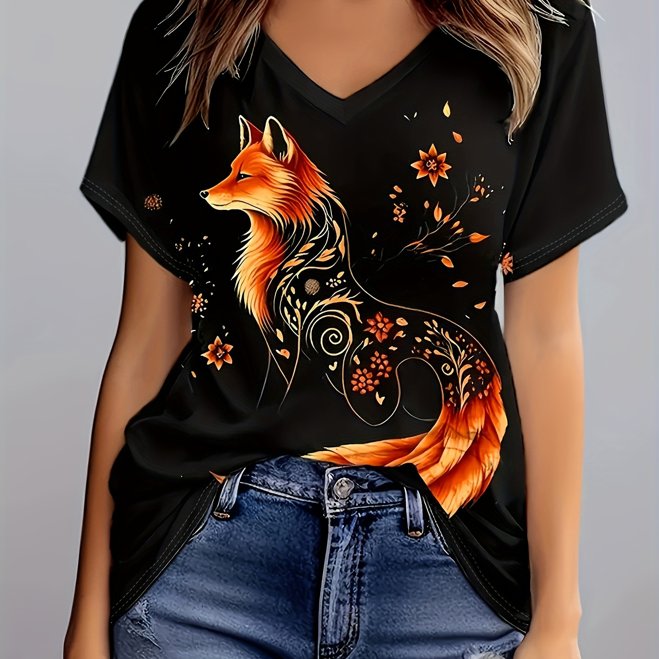 

Plus Size Fox Print T-shirt, Casual Short Sleeve V Neck Top For Spring & Summer, Women's Plus Size Clothing