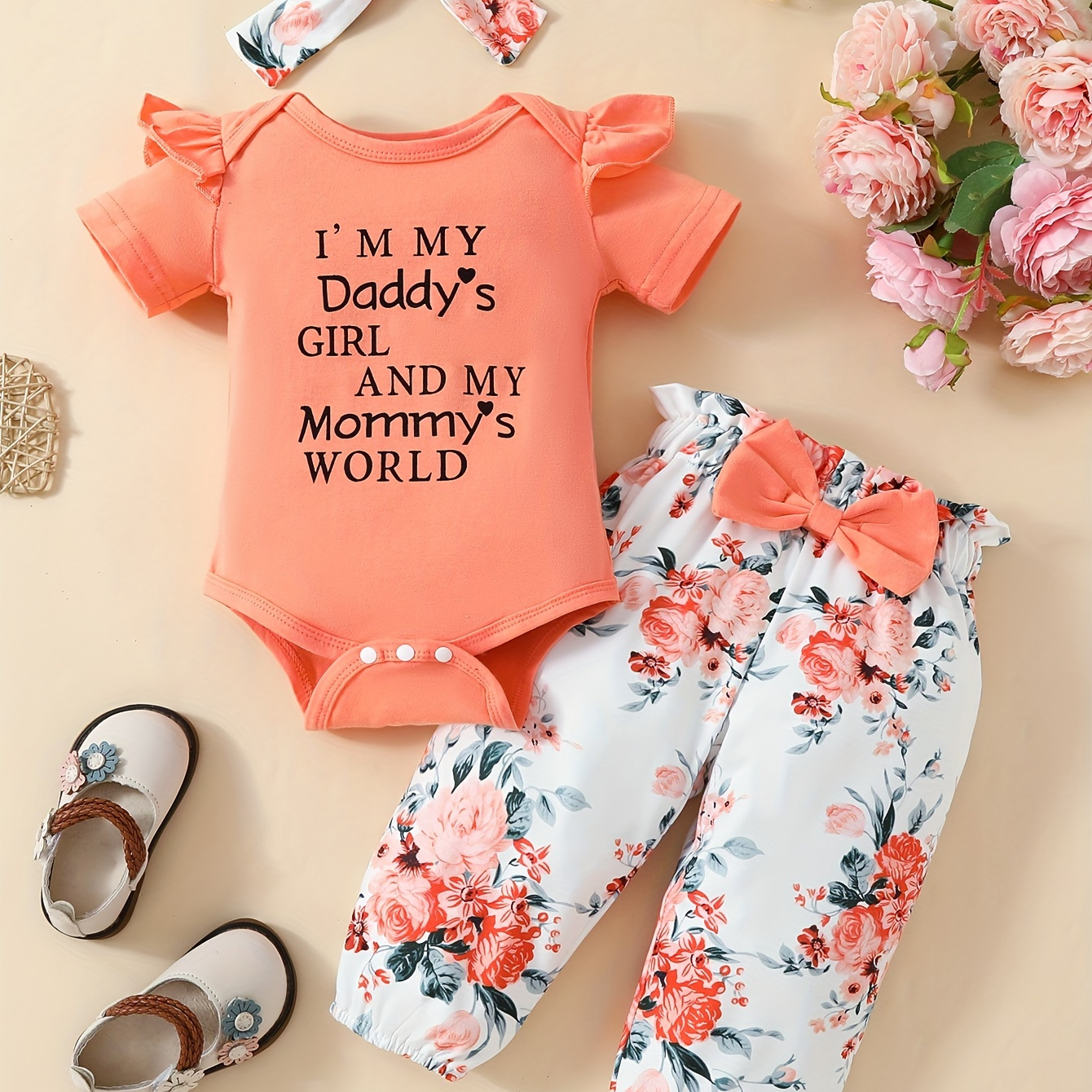 

Baby Girls Letter Print Short Sleeve Romper + Floral Print + Headscarf Cute Baby Clothing Set 3pcs Daddy's Girl And Mommy's World