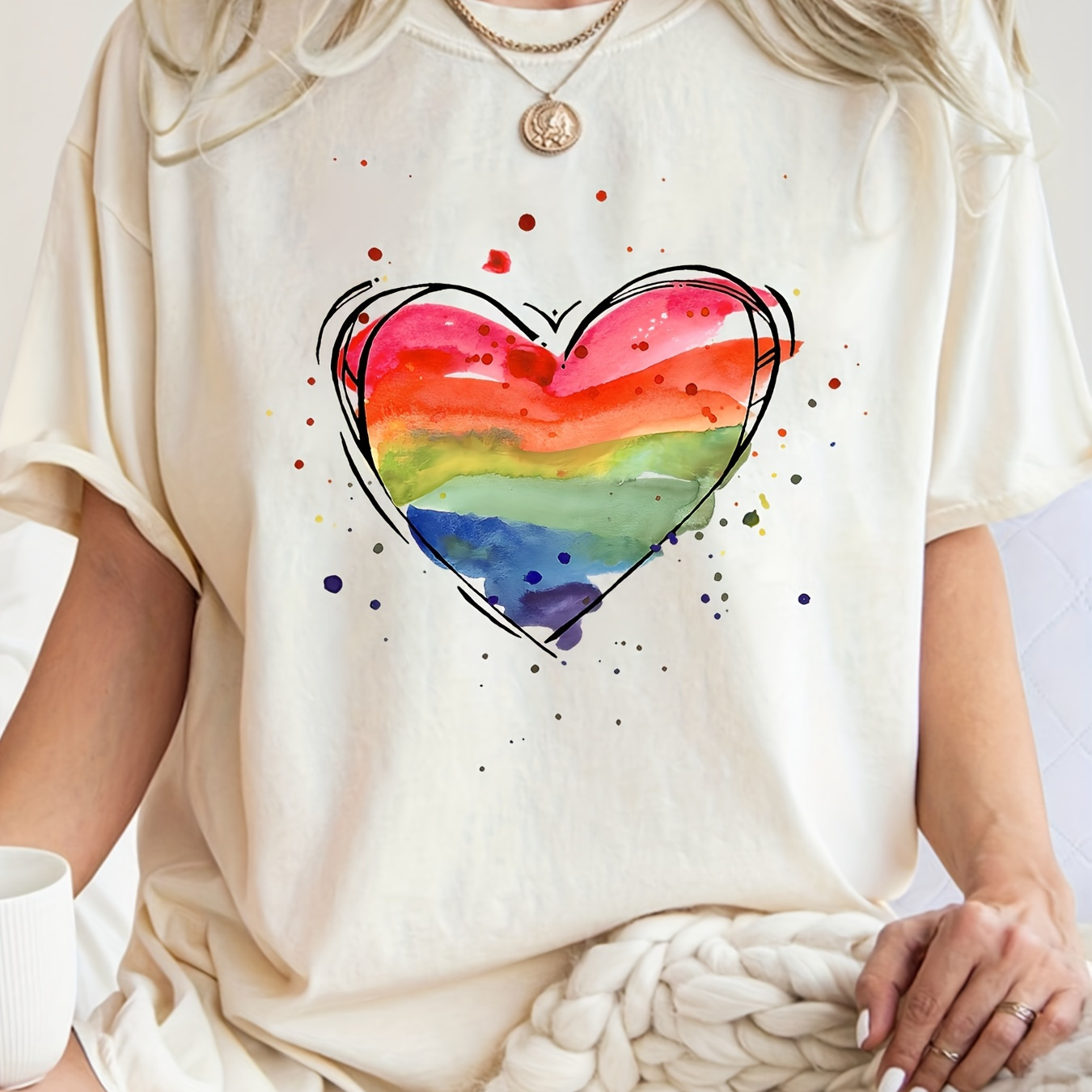 

Heart Print T-shirt, Casual Short Sleeve Crew Neck Top For Spring & Summer, Women's Clothing
