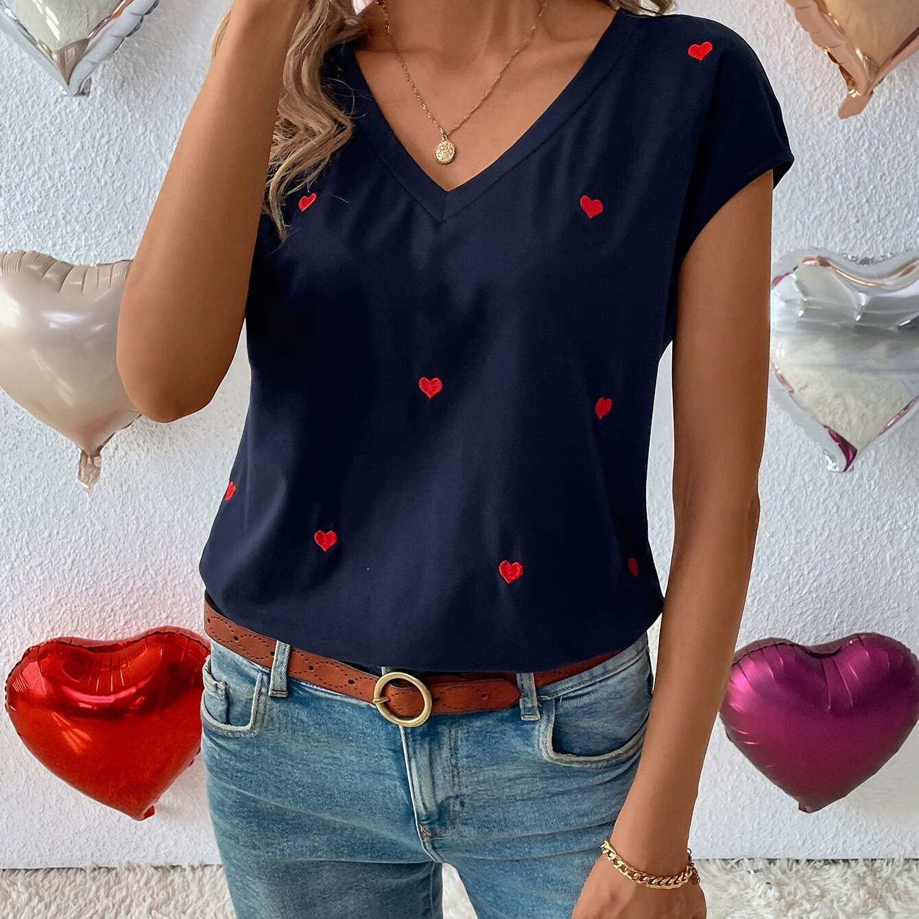 

Heart Print V Neck T-shirt, Casual Short Sleeve Top For Spring & Summer, Women's Clothing