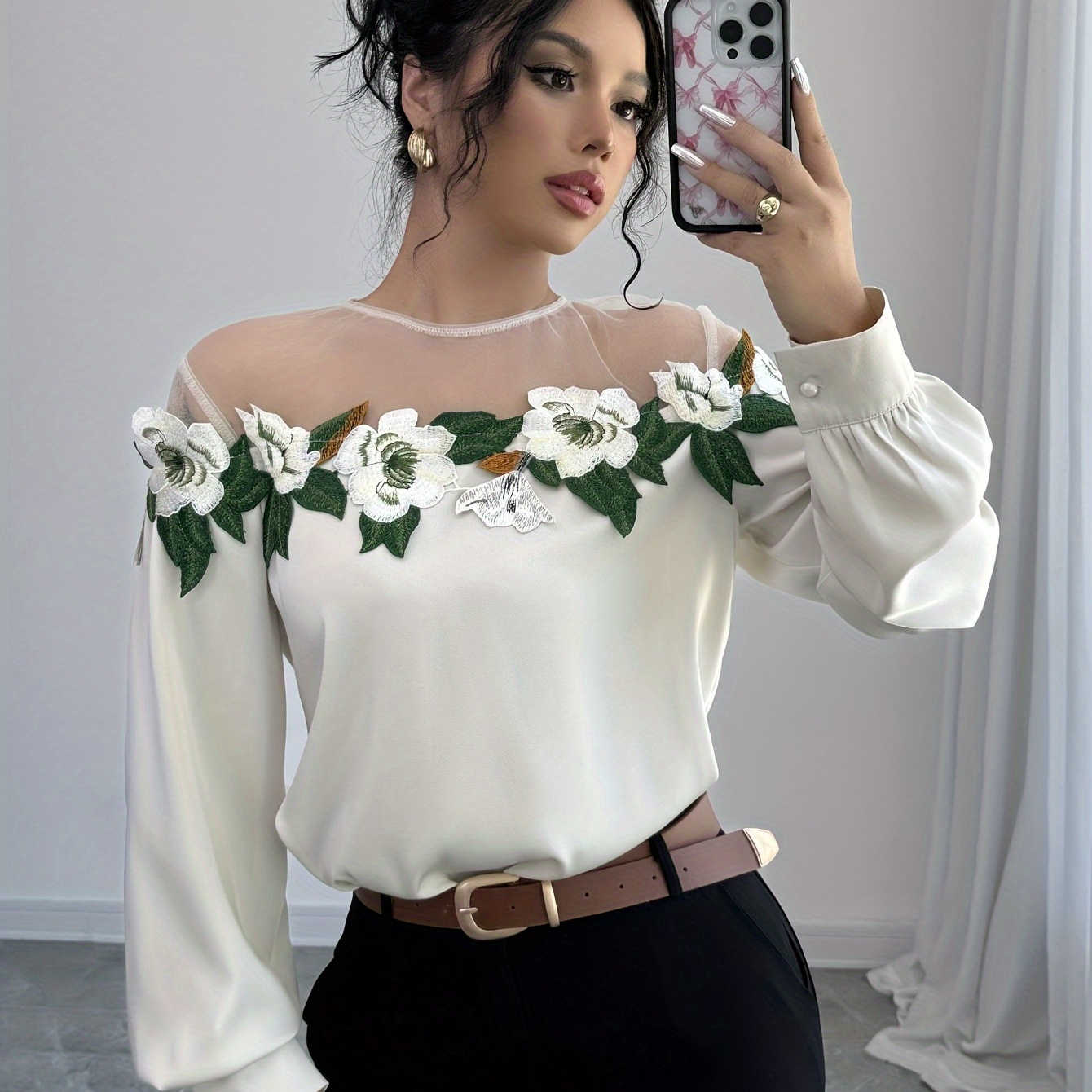 

Blouse à manches longues en mesh transparent avec appliques florales, haut de couleur unie à col rond en polyester, pour femmes, tissu de shirting tout