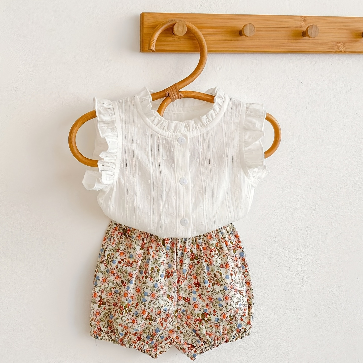

2pcs Baby Infant Girls Casual Plain Color Sleeveless Top & Floral Graphic Print Shorts Set Clothes