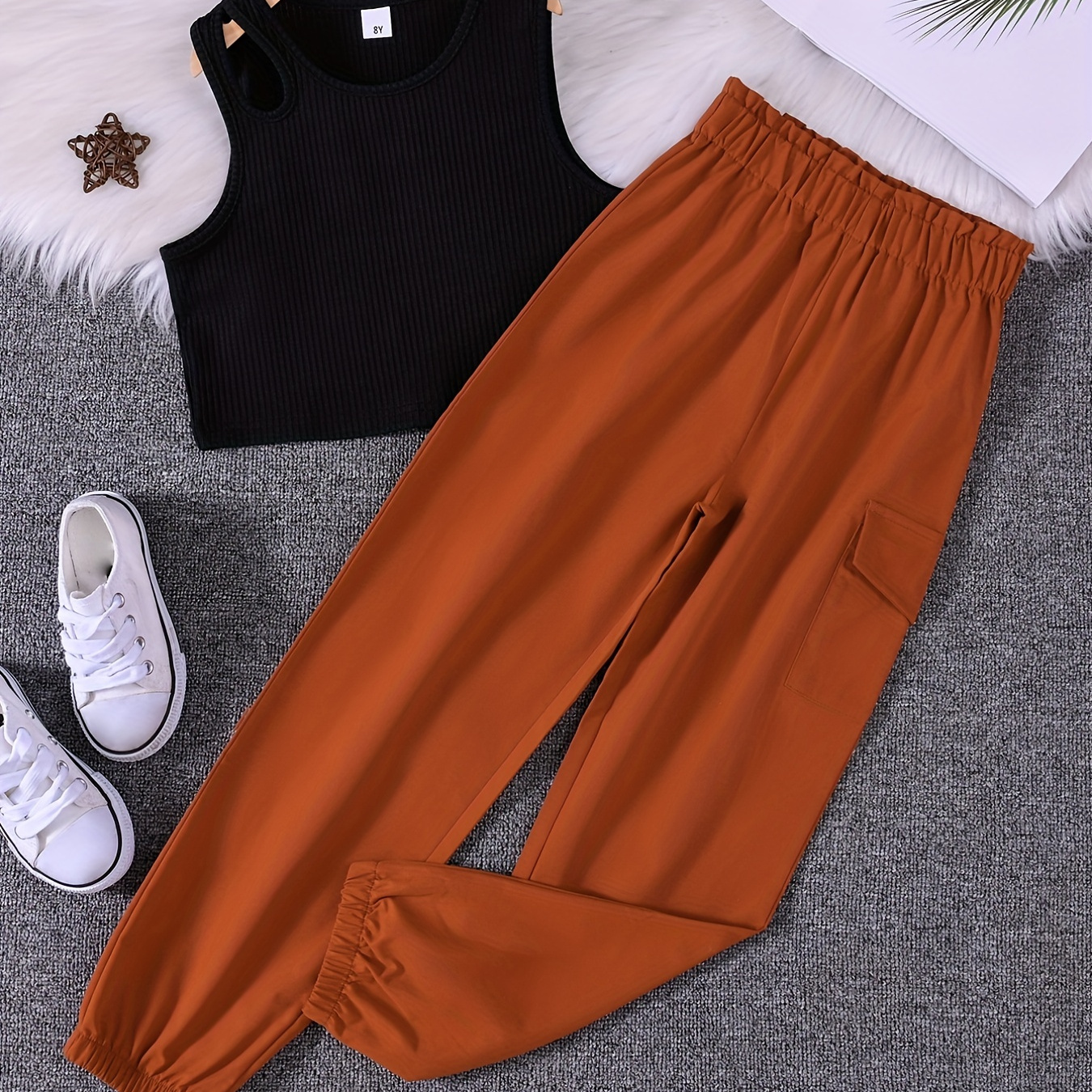 

2pcs Girls Cut Out Round Neck Sleeveless Tank Top & Pocket Cargo Pants Set Kids Summer Clothes