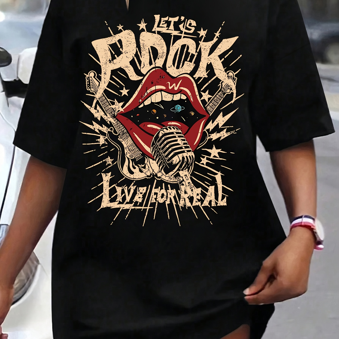 

Women's Plus Size Rock Graphic T-shirt - " Live For Real" Design, Black Casual Summer Tee With & Microphone Art, Polyester, Machine Washable