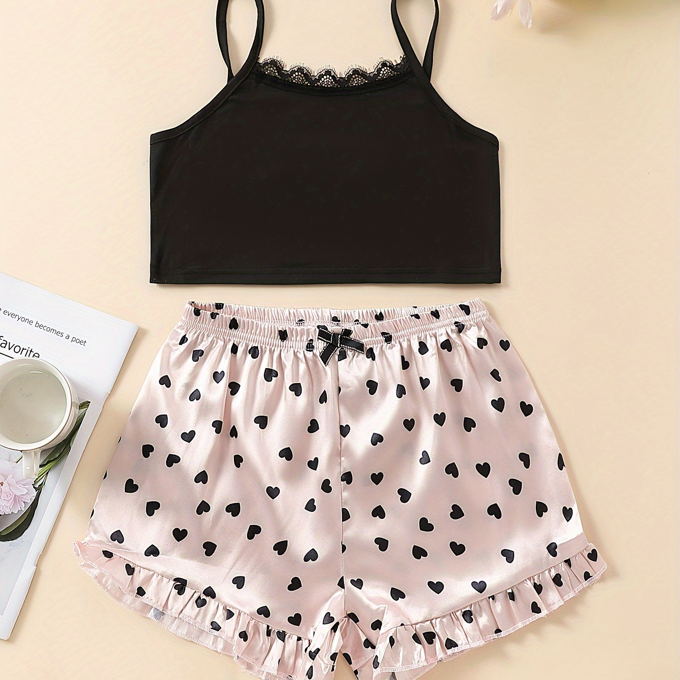 

2pcs Kids Girls Solid Lace Spaghetti Strap Crop Cami Top + Heart Print Ruched Lace Shorts Summer Sweet Cute Style Loungewear Set