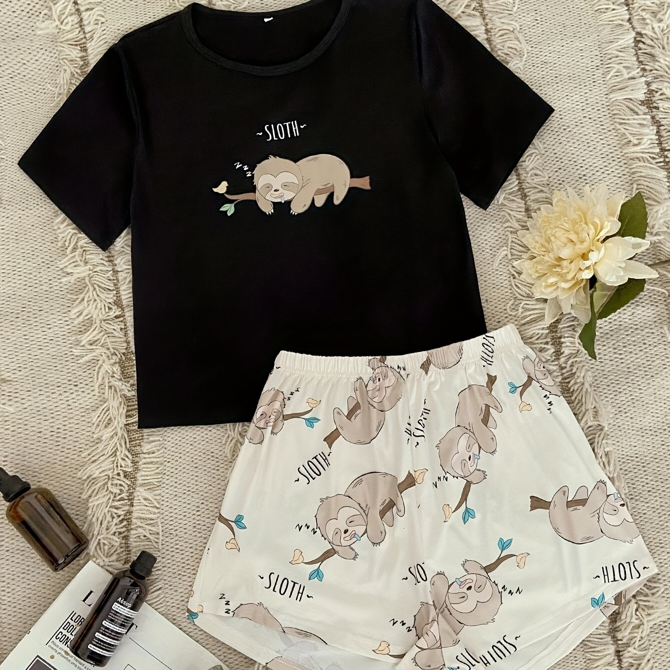 

Women's Cute Cartoon Sloth Print Pajama Set, Short Sleeve Round Neck Top & Shorts, Comfortable Relaxed Fit