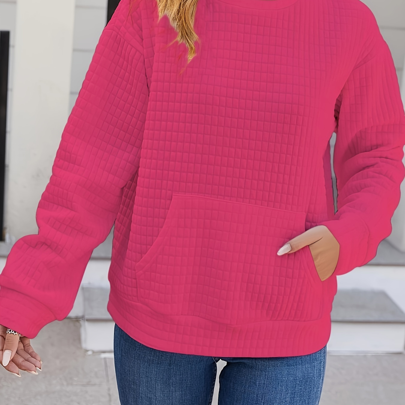 

The New Round Neck Diamond Check Embossed Long Sleeve With Pockets