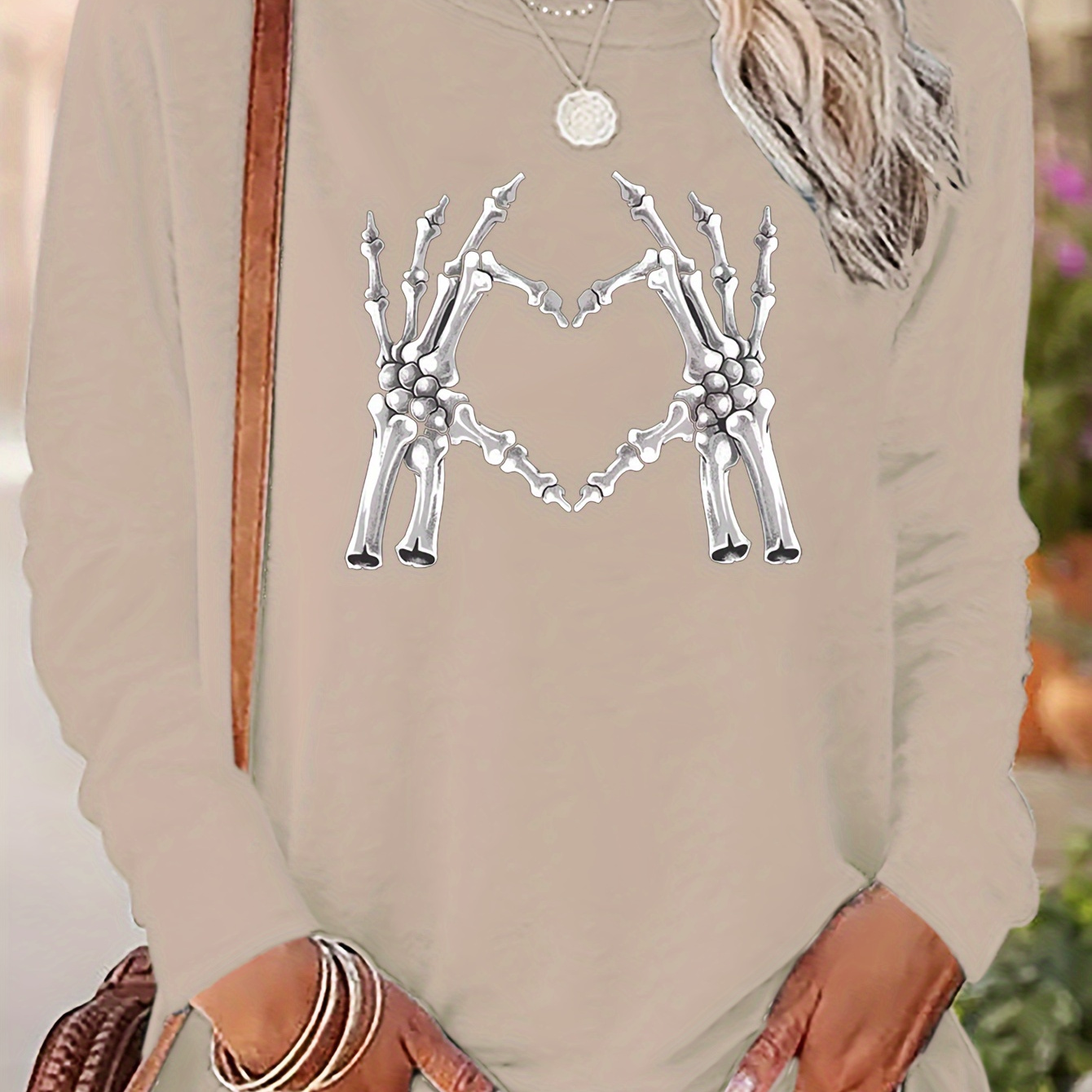 

Skull Hand Heart Print T-shirt, Casual Crew Neck Long Sleeve Top, Women's Clothing