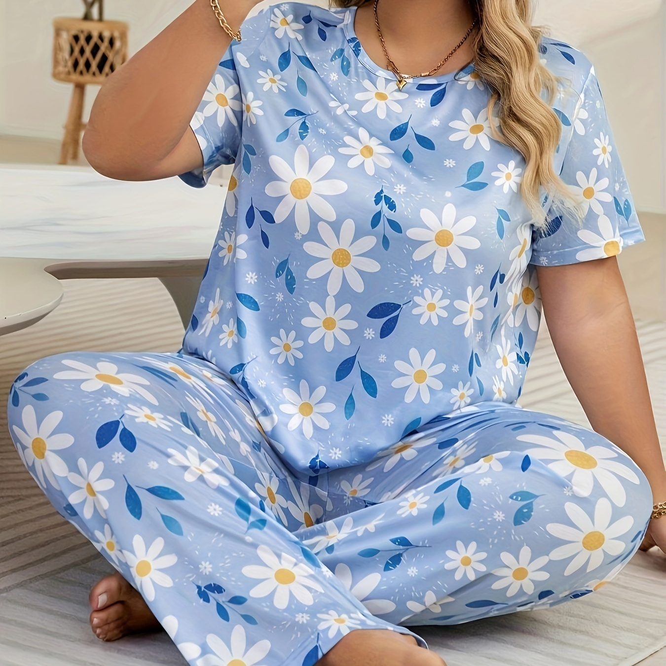 

Women's Plus Cute Pajama Set, Plus Size Daisy Print Short Sleeve Top & Pants Pajama 2 Piece Set