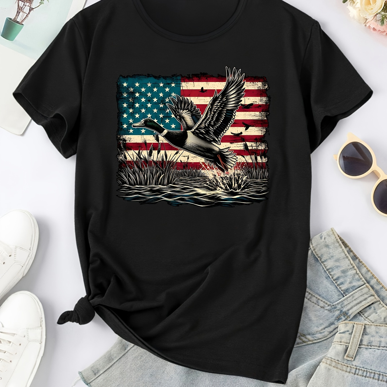 

Women' Flag & Duck Print T-shirt - Casual Crew Neck, Short Sleeve Top For , Stretchy Polyester , Machine Washable