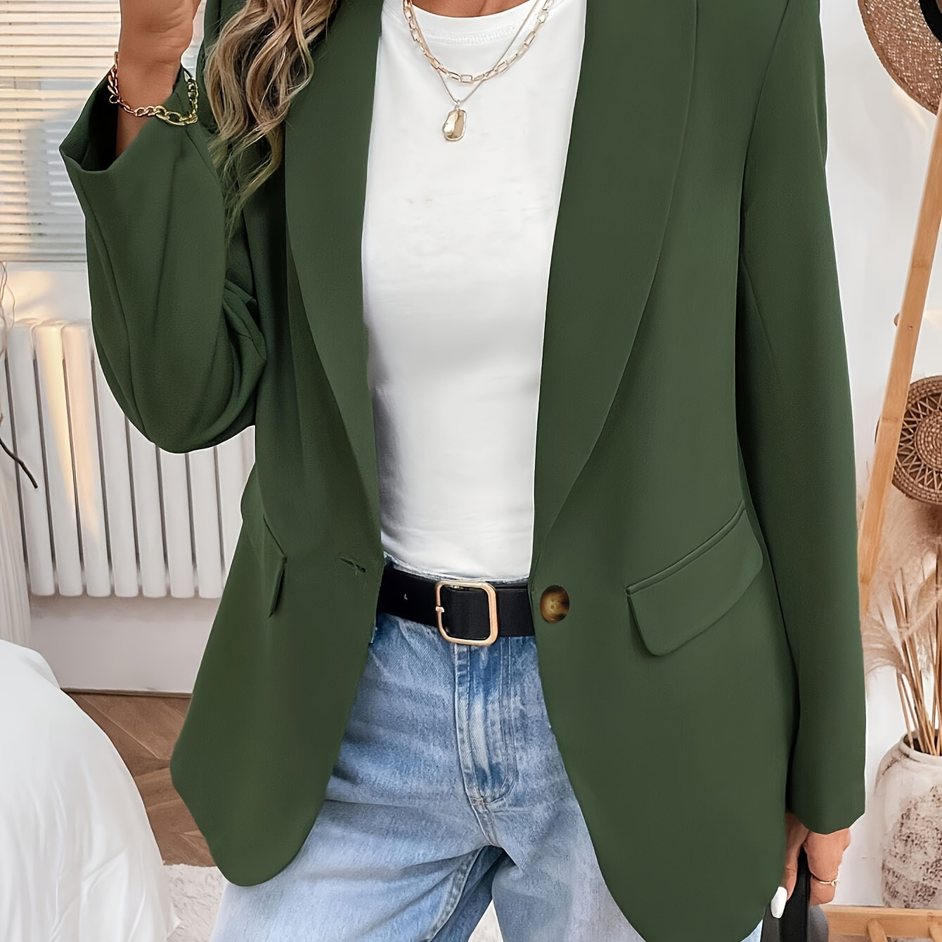 

Blazer Élégant pour Femme de Couleur Unie avec Détail de Bouton - Manches Longues, Polyester, Lavable en Machine - pour /Automne