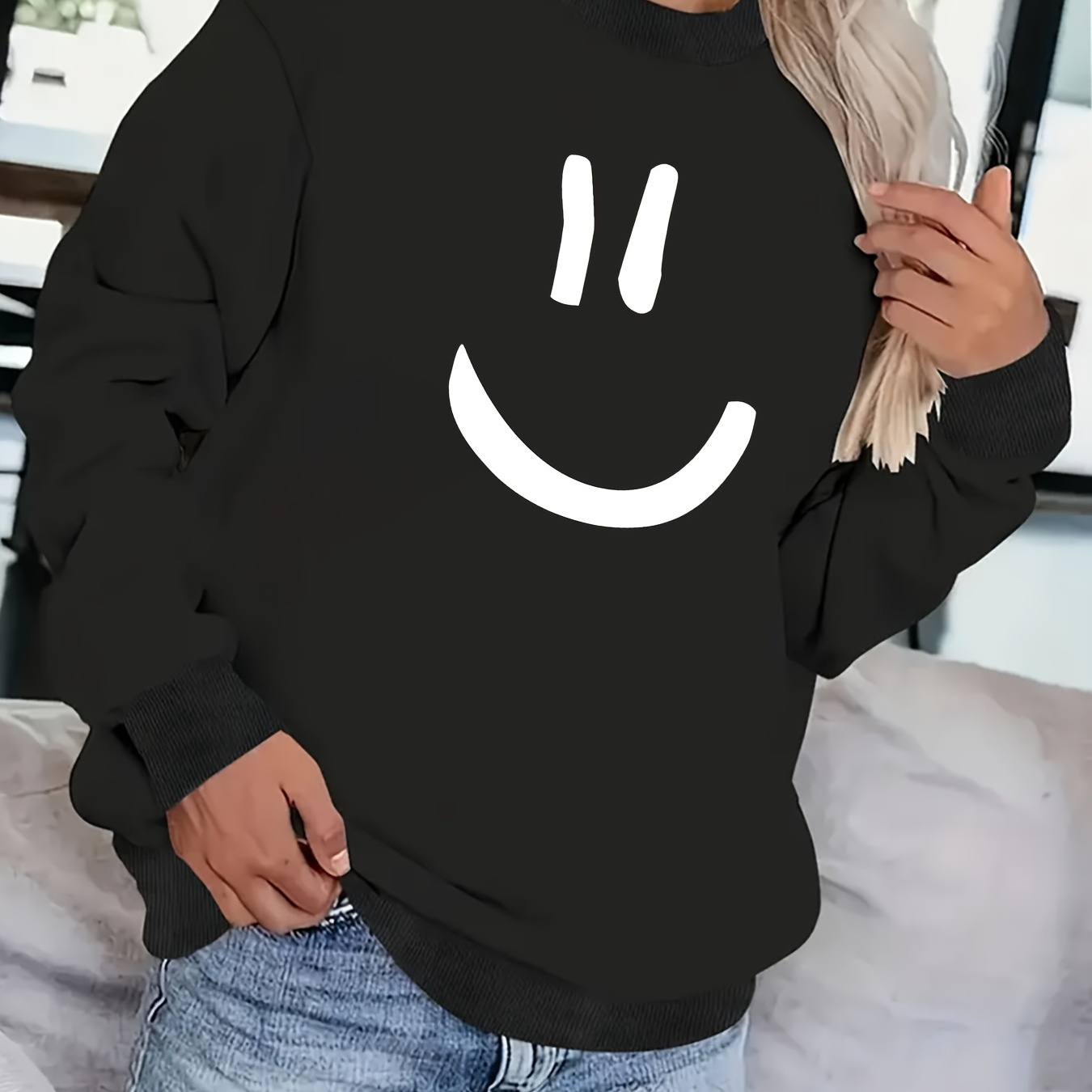 

Plus Size Smiling Face Print Sweatshirt, Casual Long Sleeve Crew Neck Pullover Sweatshirt, Women's Plus Size Clothing