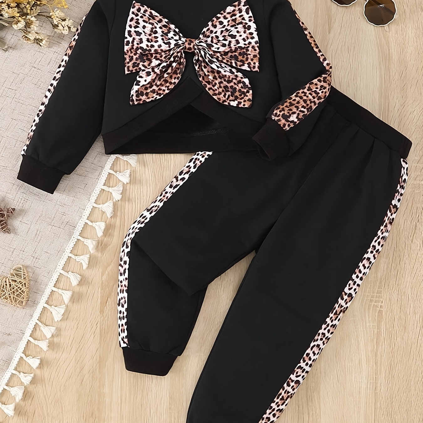 

2pcs Toddler Bow Sweatshirt Top & Pants Kids Clothes For Fall