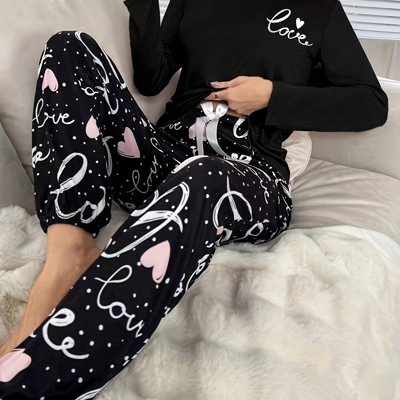 

Women's Heart & Letter Print Casual Pajama Set, Long Sleeve Round Neck Top & Pants, Comfortable Relaxed Fit, Summer Nightwear For Fall/ Winter