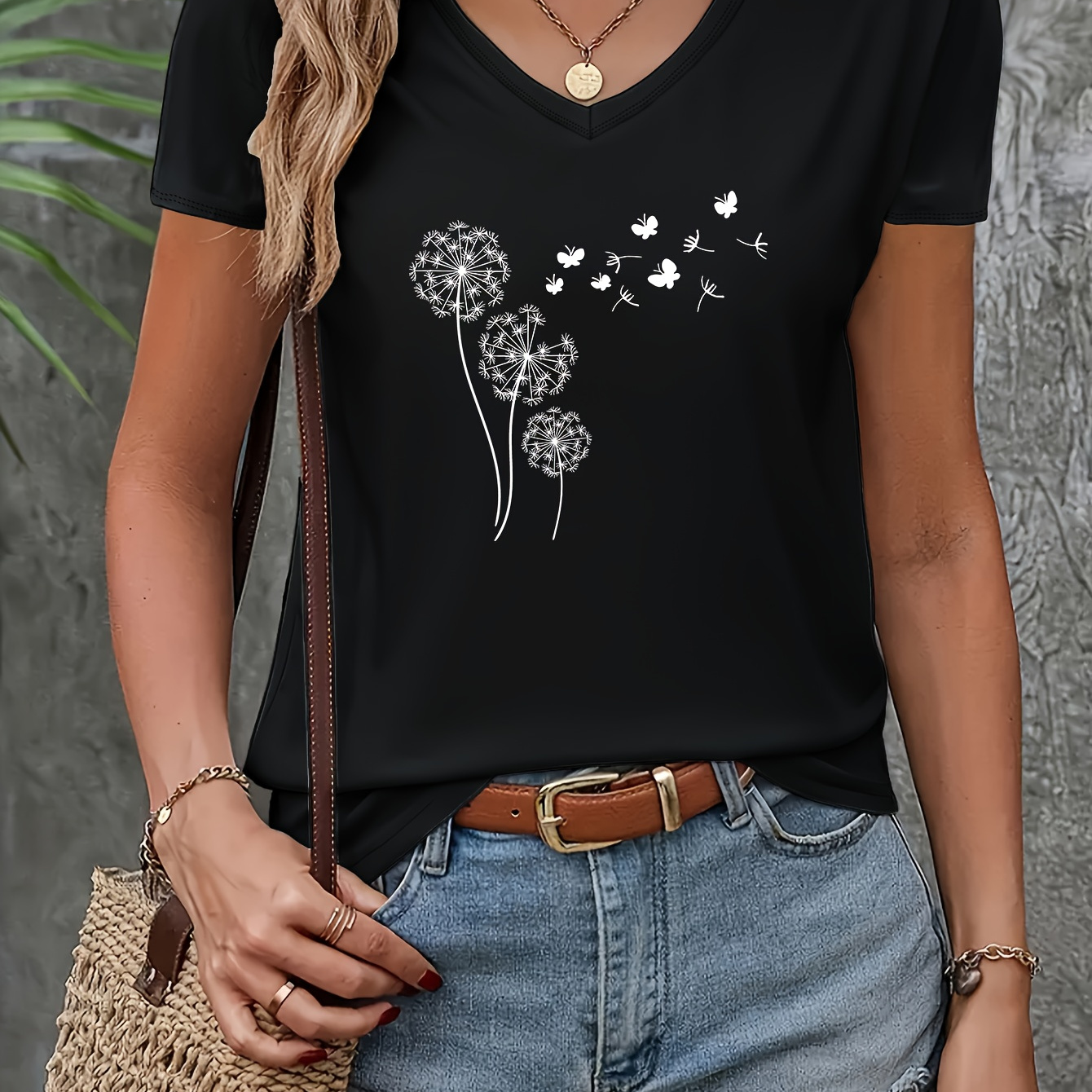 

Dandelion & Butterfly Print Casual T-shirt, V Neck Short Sleeves Comfy Sports Tee, Women's Activewear