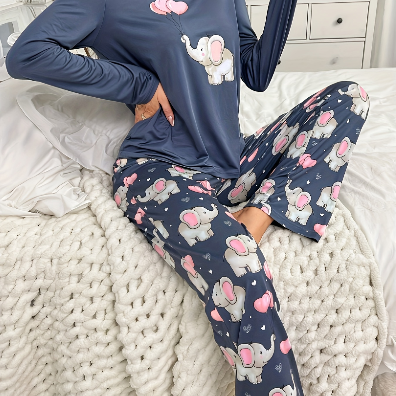 

Women's Cute Elephant With Balloon Print Pajama Set, Long Sleeve Round Neck Top & Pants, Comfortable Relaxed Fit For Fall