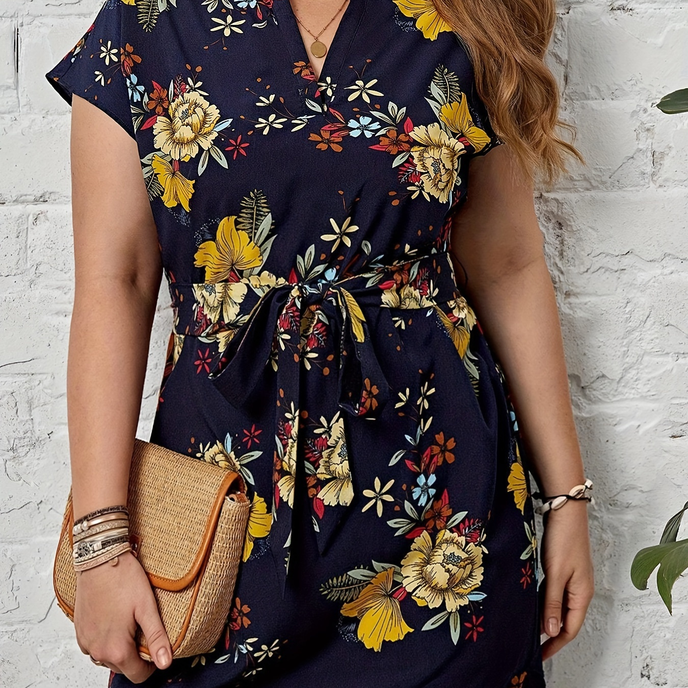 

Plus Size Floral Print Belted Dress, Casual Notch Neck Short Sleeve Dress For Spring & Summer, Women's Plus Size Clothing
