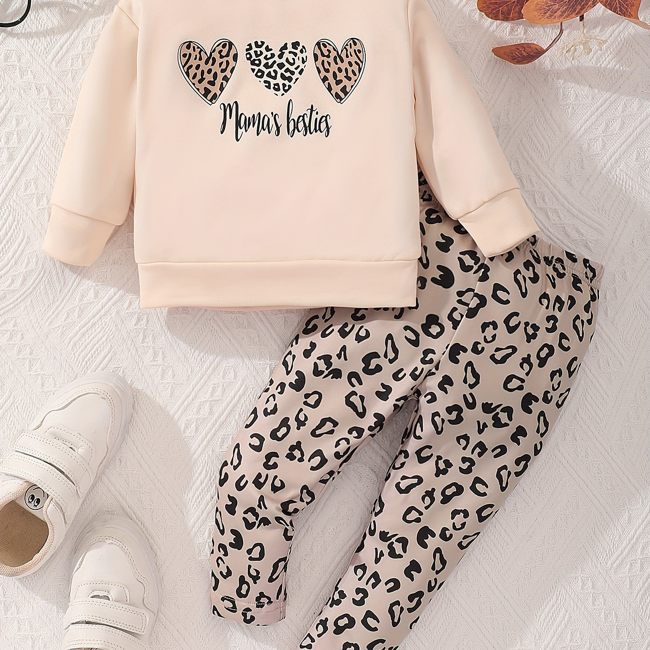 

2pcs Little Baby Girls Cute Cartoon Heart Leopard Print Long Sleeve Casual Sweatshirt + Leopard Print Pants Clothes Set