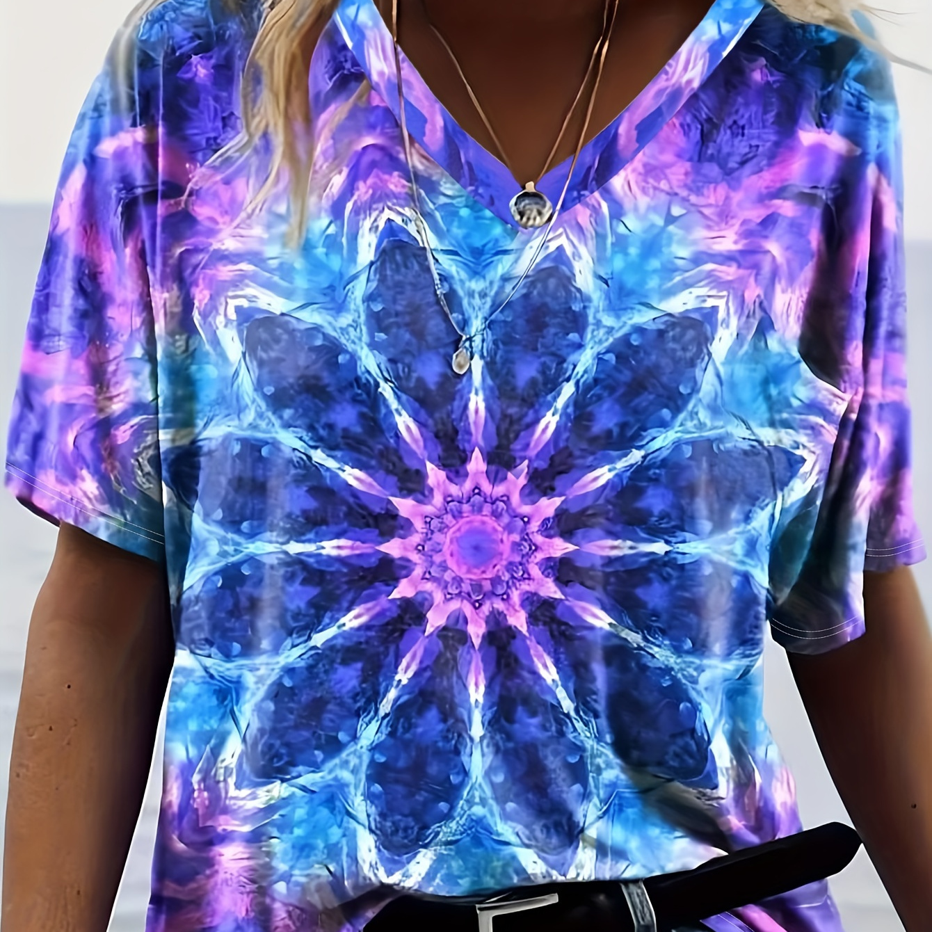 

Plus Size Tie Dye Floral Print T-shirt, Casual Short Sleeve V Neck Top For Spring & Summer, Women's Plus Size Clothing
