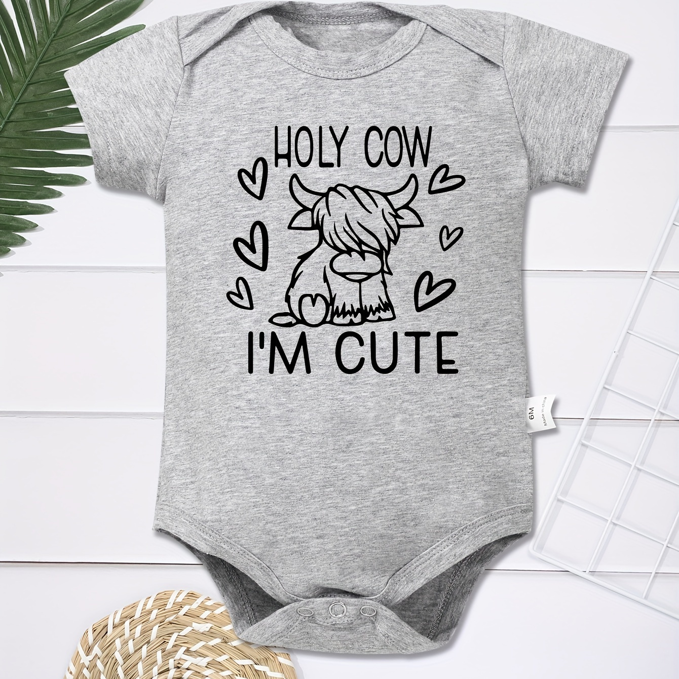 

Baby Onesies "holy Cow I'm Cute" Letter Print And Cow Pattern Print Comfortable Versatile Round Neck