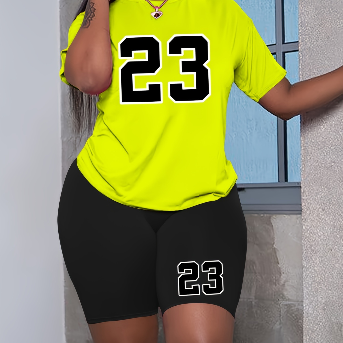 

Ensemble short cycliste imprimé grande taille 23, t-shirt à col rond à manches courtes et ensemble short cycliste, vêtements grande taille pour femmes