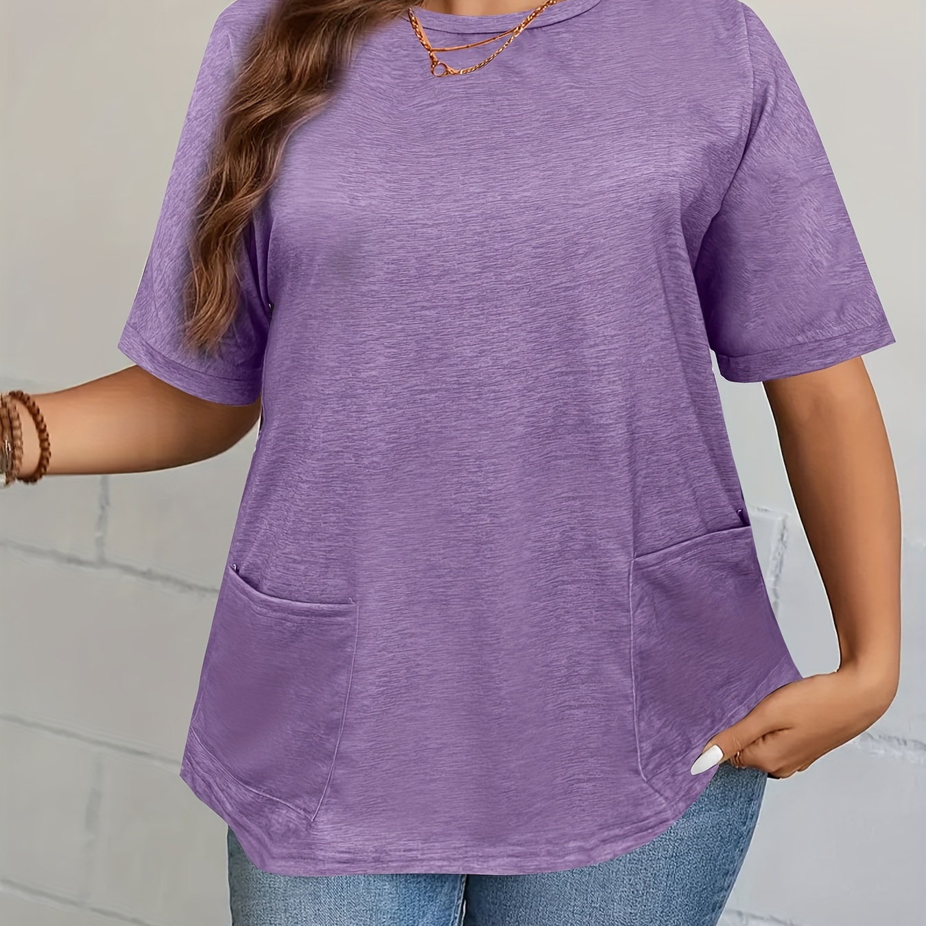 

Plus Size Solid Dual Pockets T-shirt, Casual Short Sleeve Top For Spring & Summer, Women's Plus Size Clothing