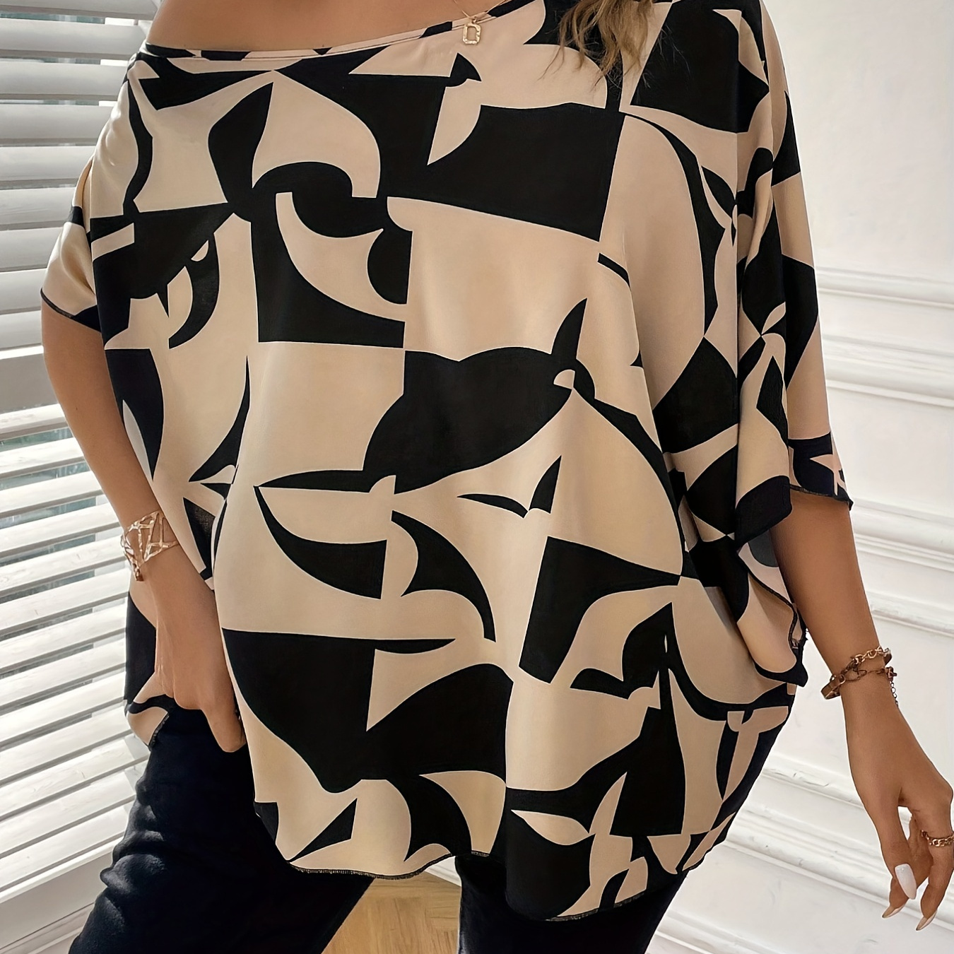 

Plus Size Casual Blouse, Women's Plus Colorblock Geo Print 1 Shoulder Short Sleeve Slight Stretch Top