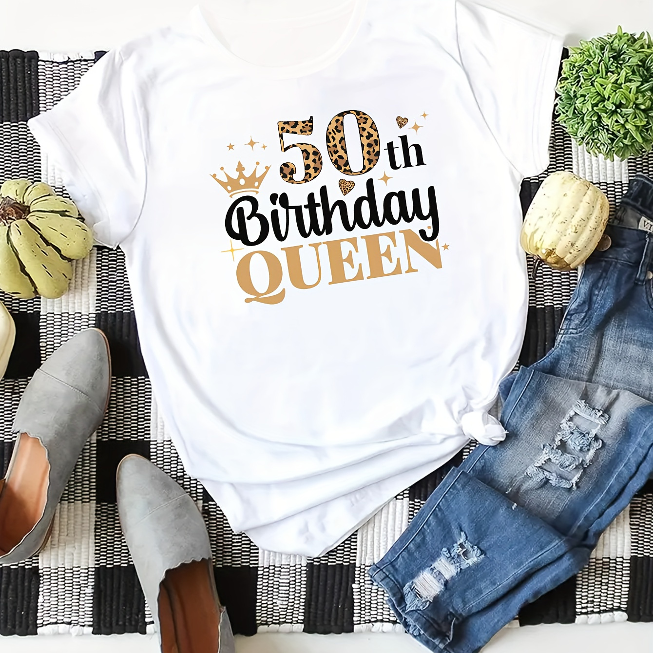 

Women's Casual Loose Fit Round Neck T-shirt, 50th Birthday Queen Celebration Graphic, Comfortable Wear