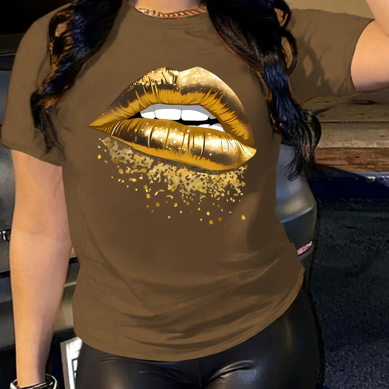 

Women's Casual Short Sleeve T-shirt With Golden Lip Print, Summer Round Neck Fashion Tee Top, Loose Fit Sporty Style