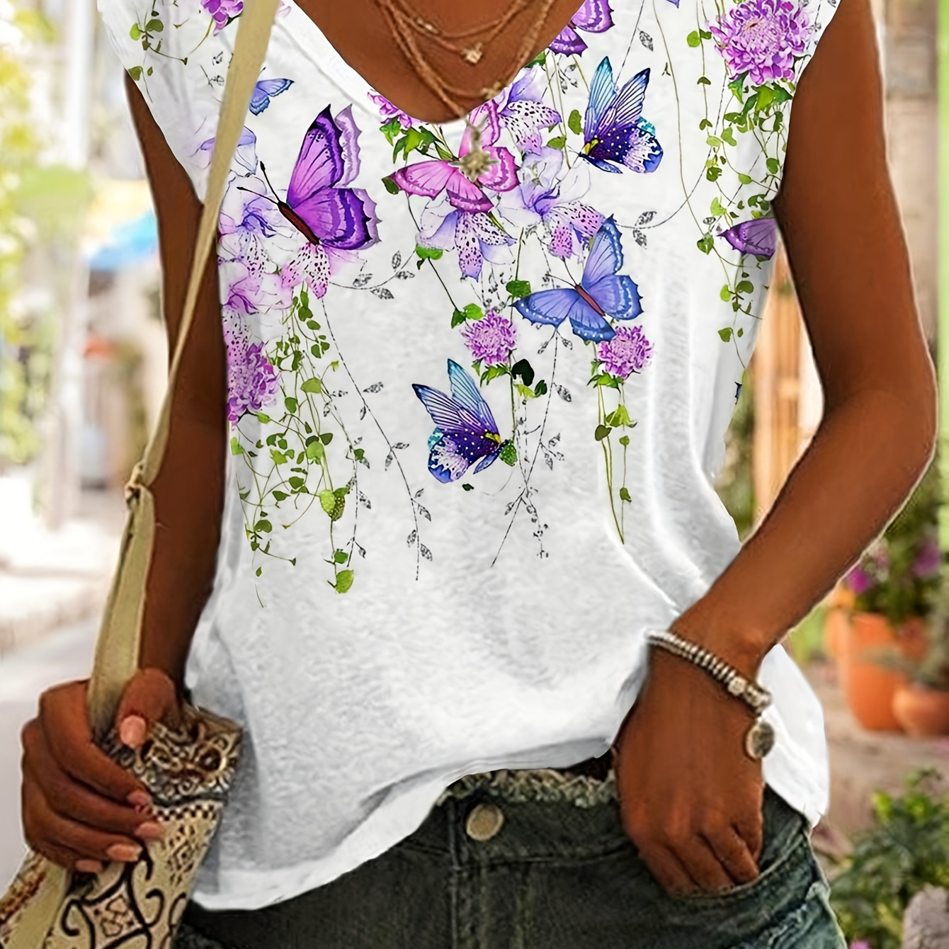 

Plus Size Butterfly Print Cap Sleeve T-shirt, Casual V Neck Top For Spring & Summer, Women's Plus Size Clothing