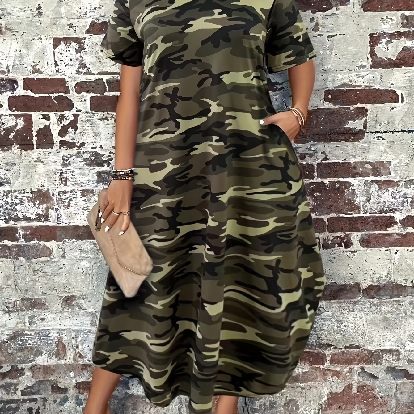

Plus Size Camo Print Curved Hem Dress, Casual Short Sleeve Dress For Spring & Summer, Women's Plus Size Clothing