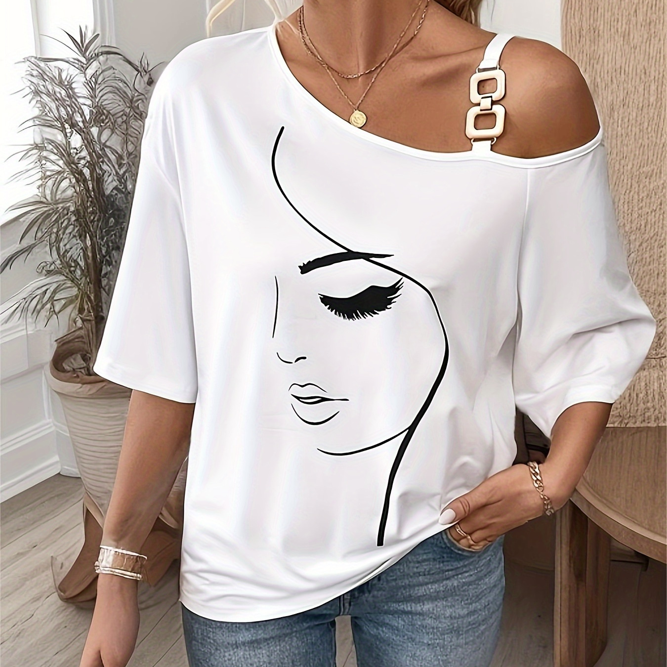 

Facial Pattern Buckle Detail T-shirt, Chic Loose Short Sleeve T-shirt For Spring & Summer, Women's Clothing