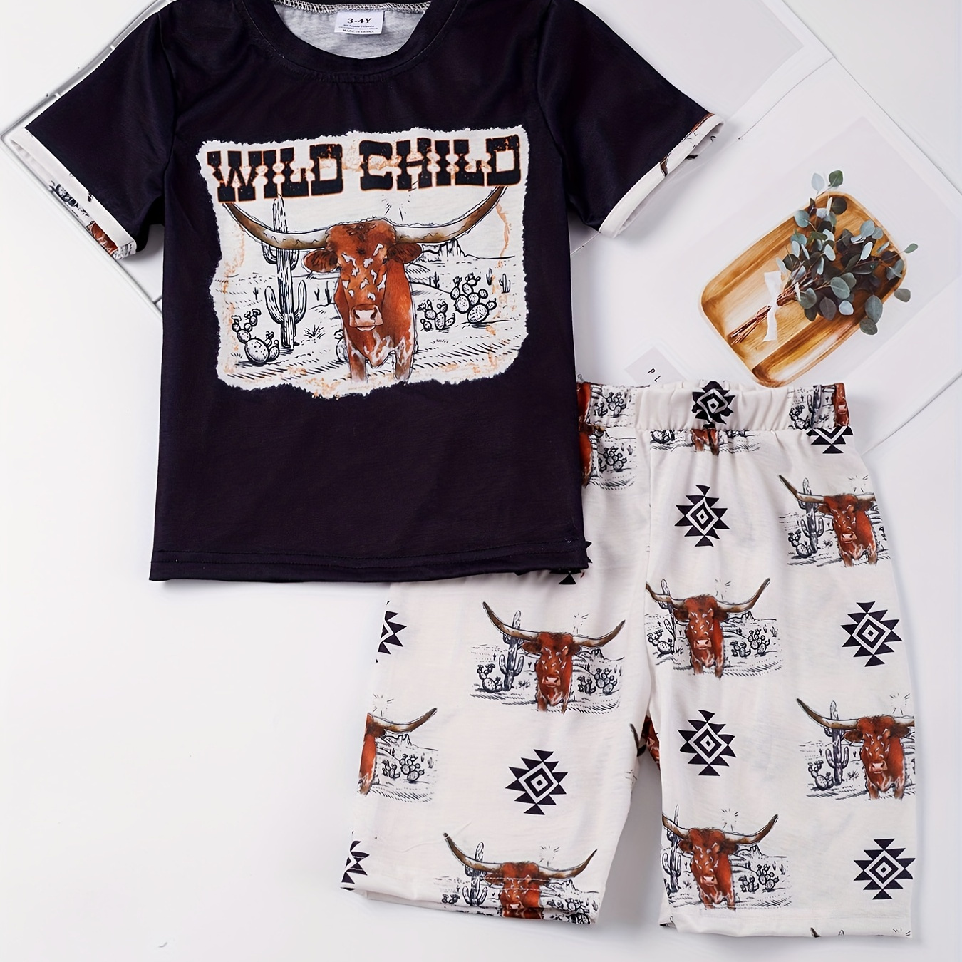 

Boys Casual Trendy Cute Western Cow Head Cactus T-shirt & Shorts Set For Summer Holiday Party Kids Clothes