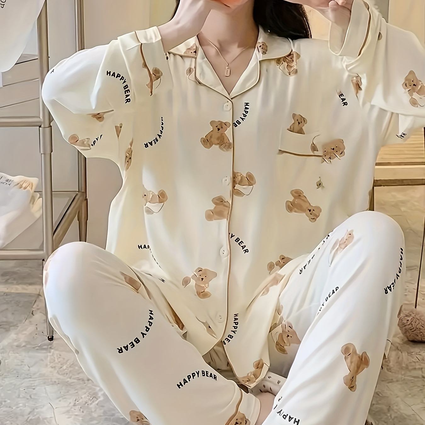 

Ensemble Pyjama Femme avec Imprimé Mignon & Lettres, Haut à Manches Longues avec Boutons et Col à & Pantalon, Coupe Confortable et Décontractée pour