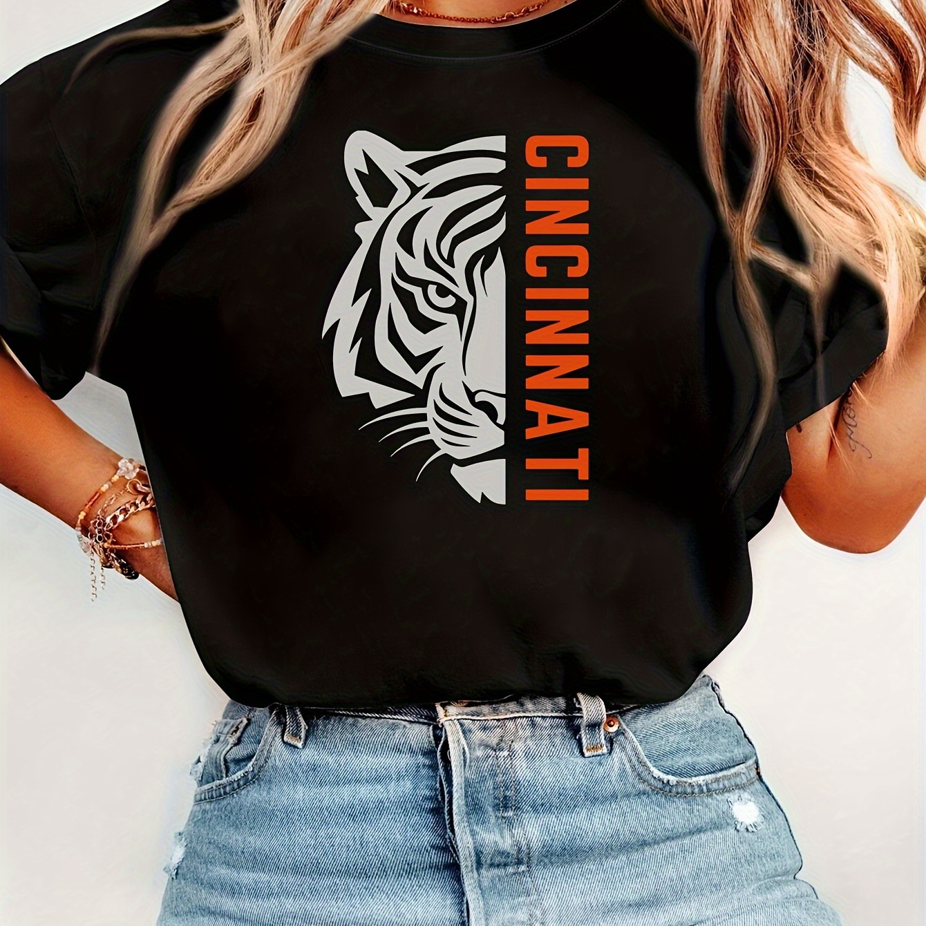 

Women's Tiger Graphic Tee - Casual Crew Neck Short Sleeve Top, Breathable Polyester Blend, Machine Washable - Summer Fashion