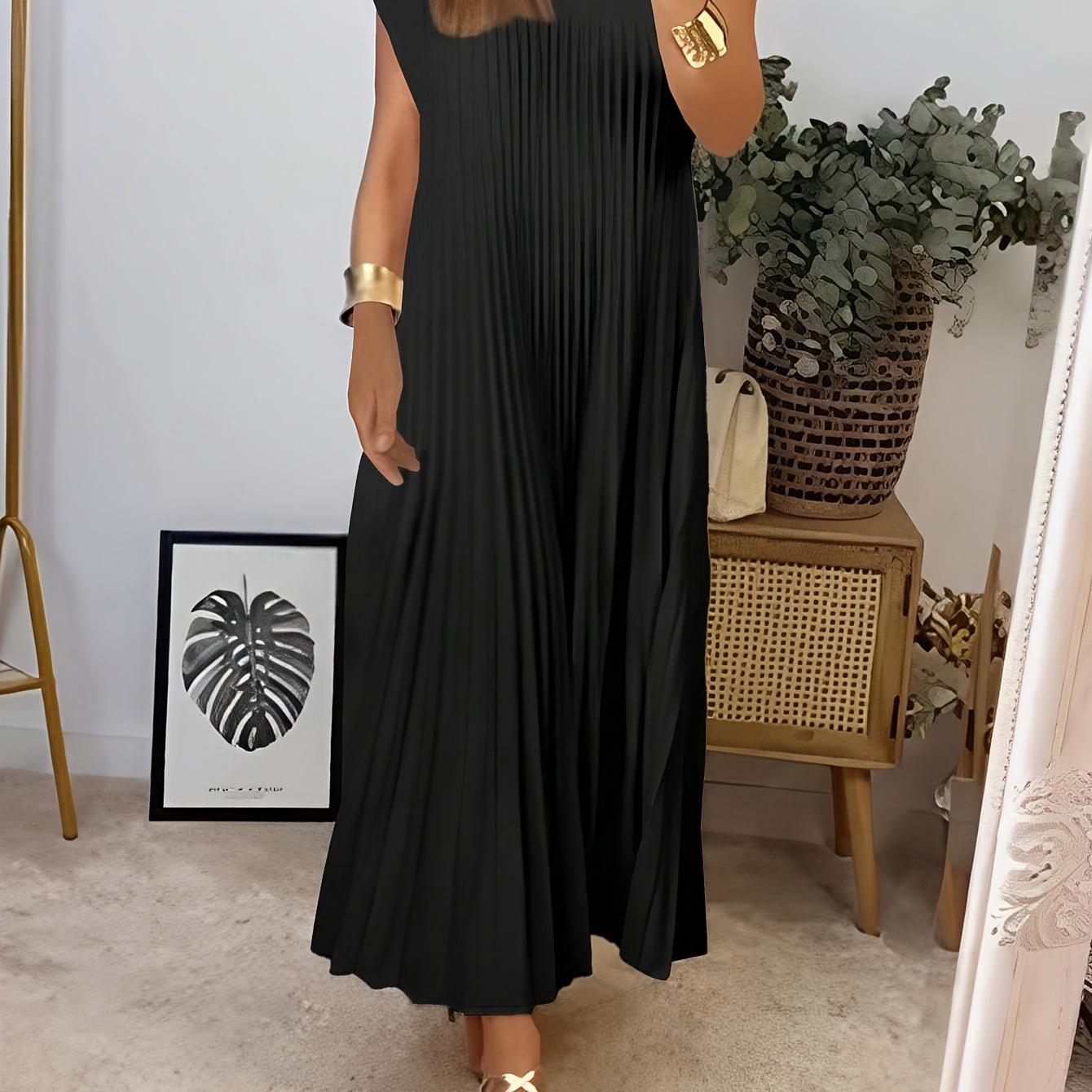 

Women's Elegant Tunic Dress, 95% Polyester 5% Spandex, Crew Neck, Solid Color, Pleated Detail, , Woven Fabric, 120g/m² - Black Maxi Dress For Adult