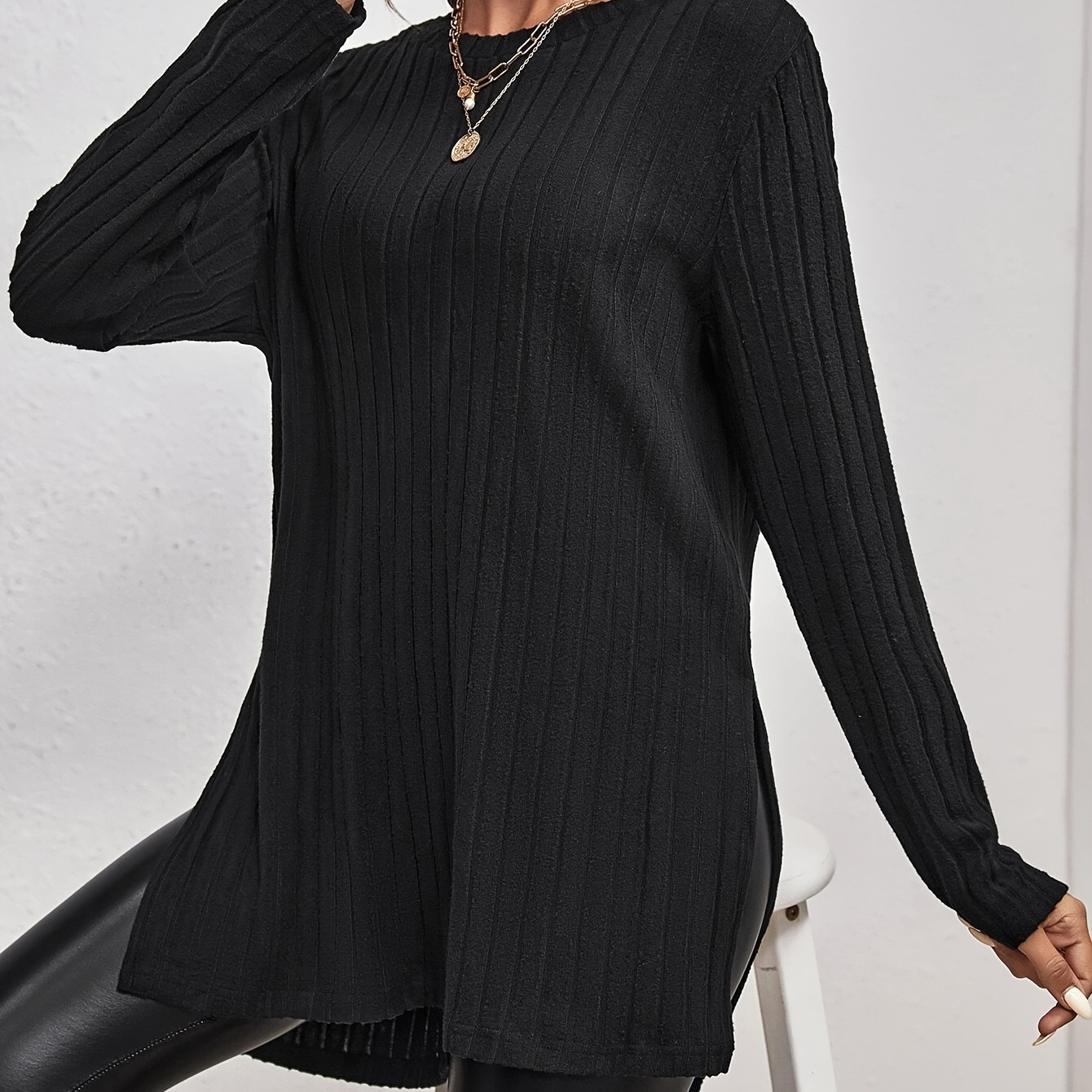 

Elegant Women' Color Black Long Sleeve Top With Side Slit - Cozy Ribbed Polyester, Round Neck, Fall & Winter, Plus Size Blouse