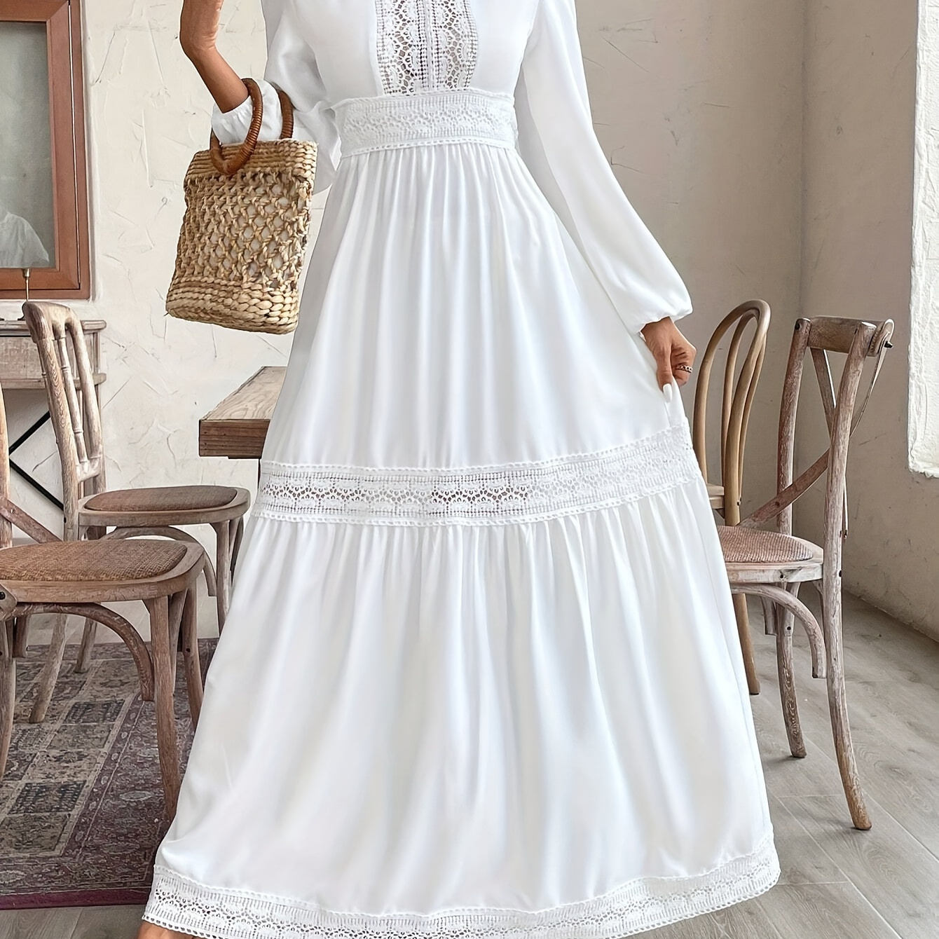 

Robe Blanche Élégante à Col en V avec Détails en Dentelle - Taille Haute, Design Long et Fluide pour Femme, Parfaite pour Toutes les , Robe en Dentelle